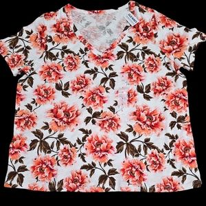 Women old navy v-neck  print t-shirt